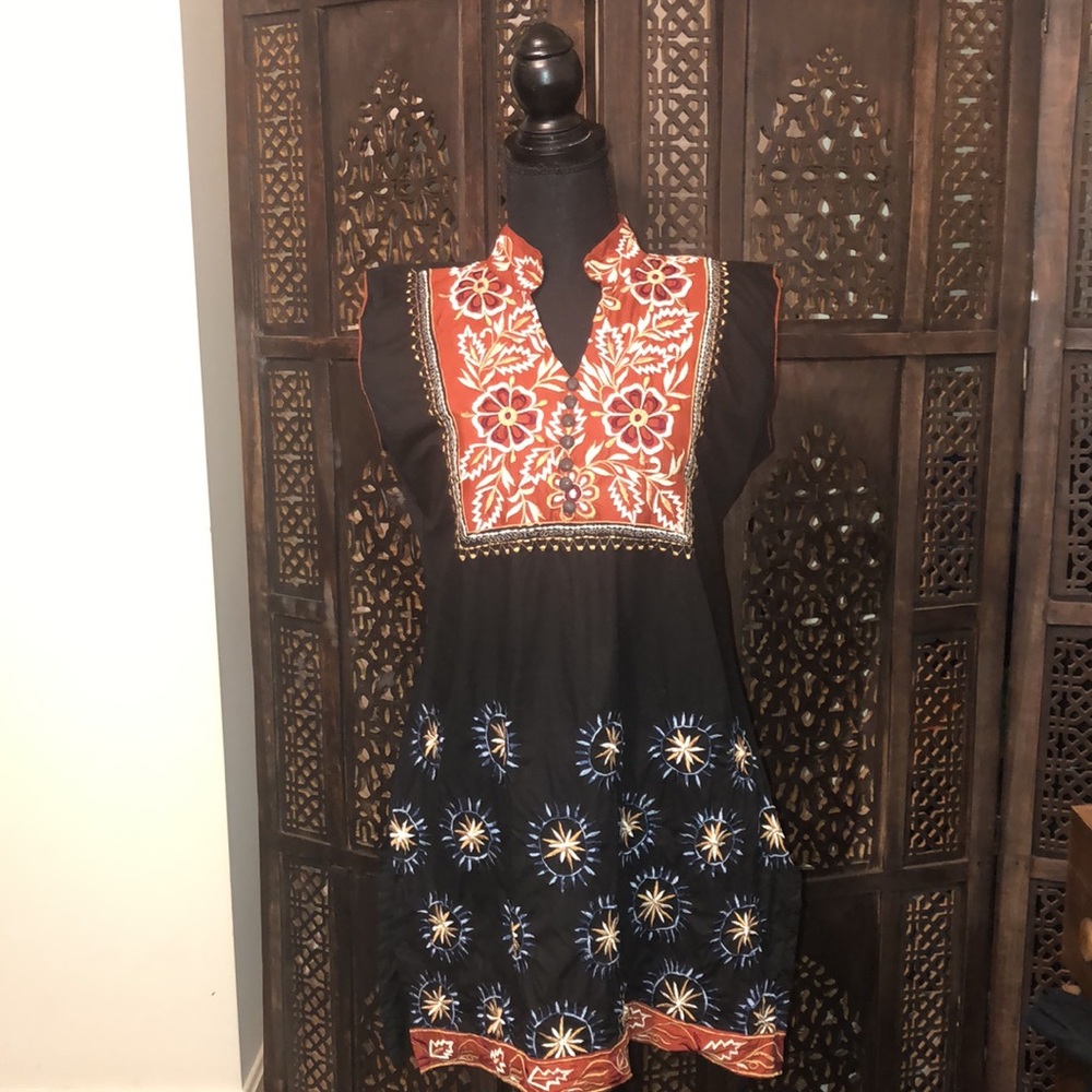 Embroidered tunic - Picture 5 of 7